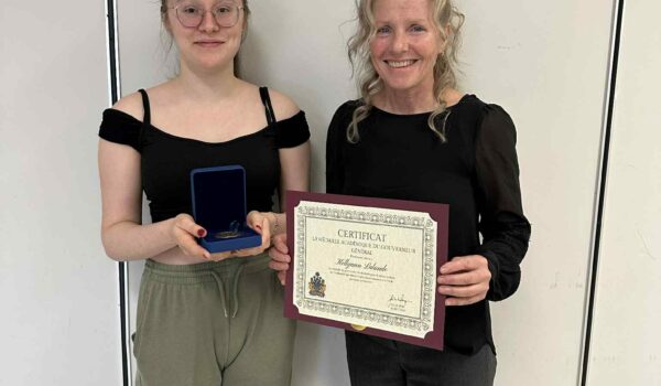 Kellyann lalande reçoit la médaille du Gouverneur général du Canada